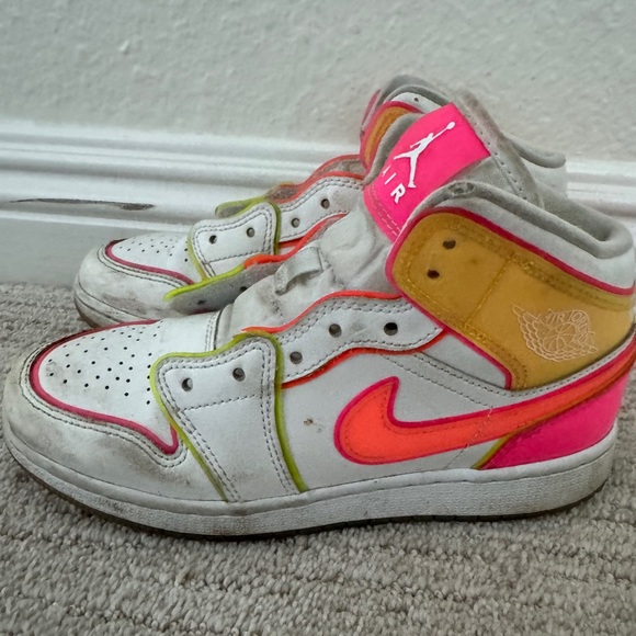Nike Dunks - Picture 1 of 8